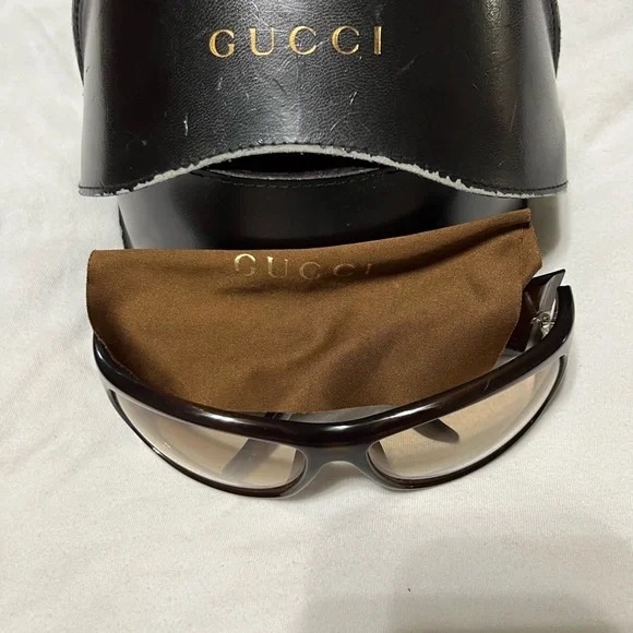Gucci Black Sunglasses Case - Picture 5 of 11